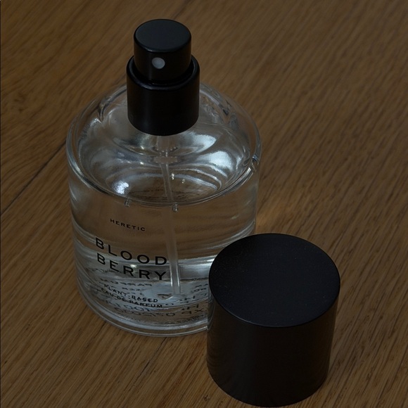 Heretic - Blood Berry 50 ml - sprayed only a few times - Picture 3 of 3